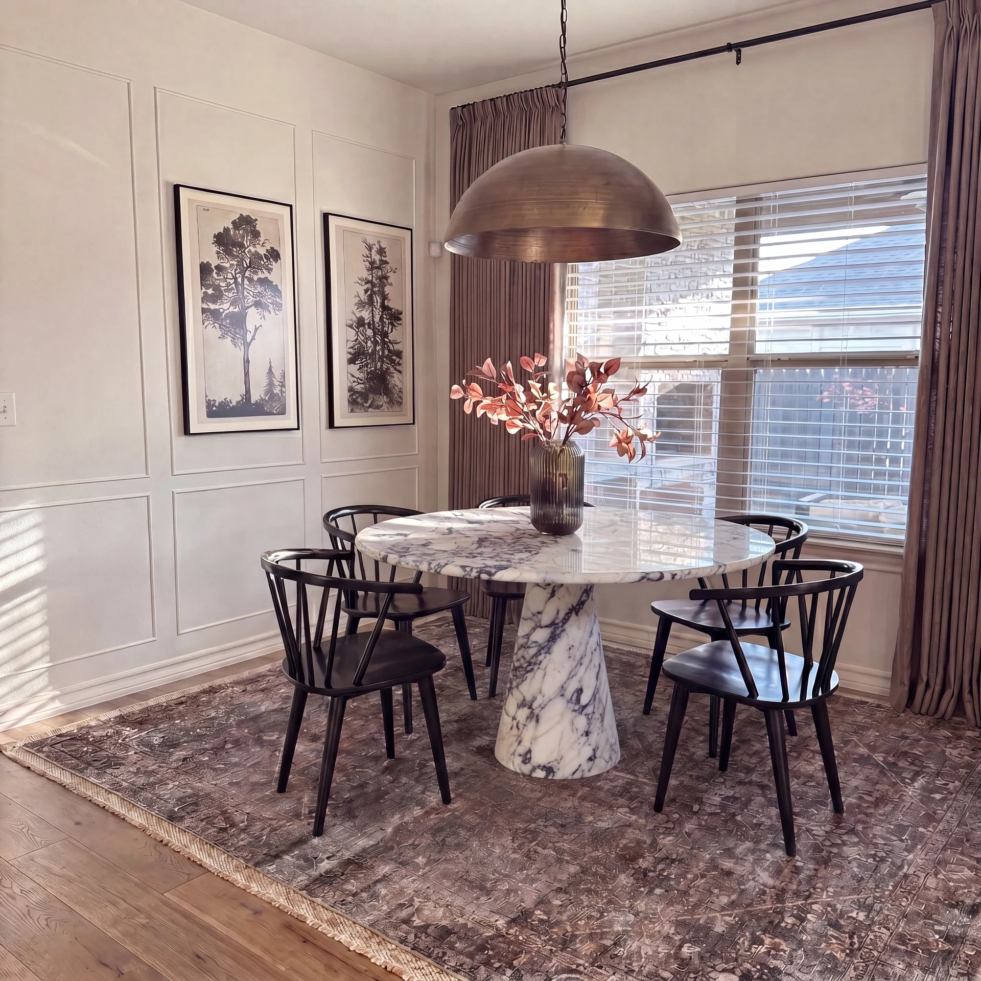 Limyra Dining Table in Calacatta Viola marble: round top and tapered conical pedestal